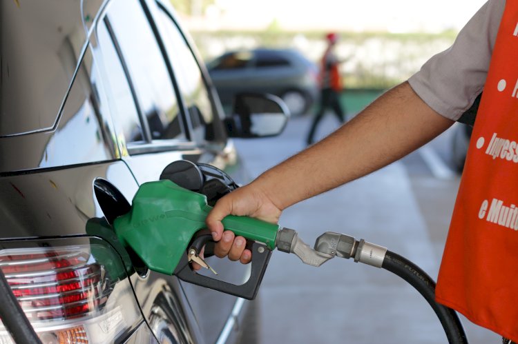 Cai o preço de gasolina e etanol em Juiz de Fora