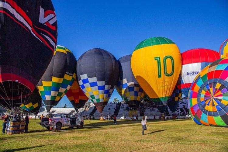 Campeonato de Balonismo dá show em Araxá