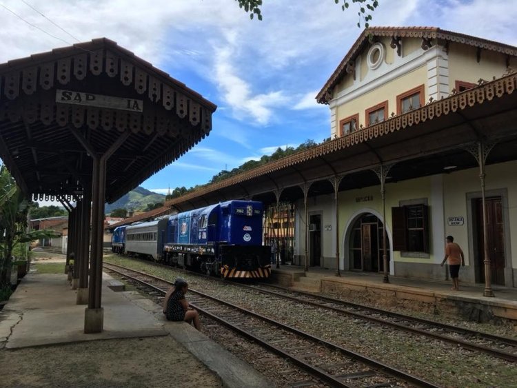 Furtos atrasam obras da ferrovia do trem turístico "Rio-Minas"