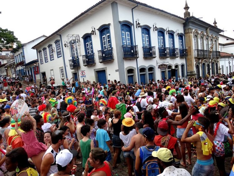 Folia e segurança no Carnaval Mariana