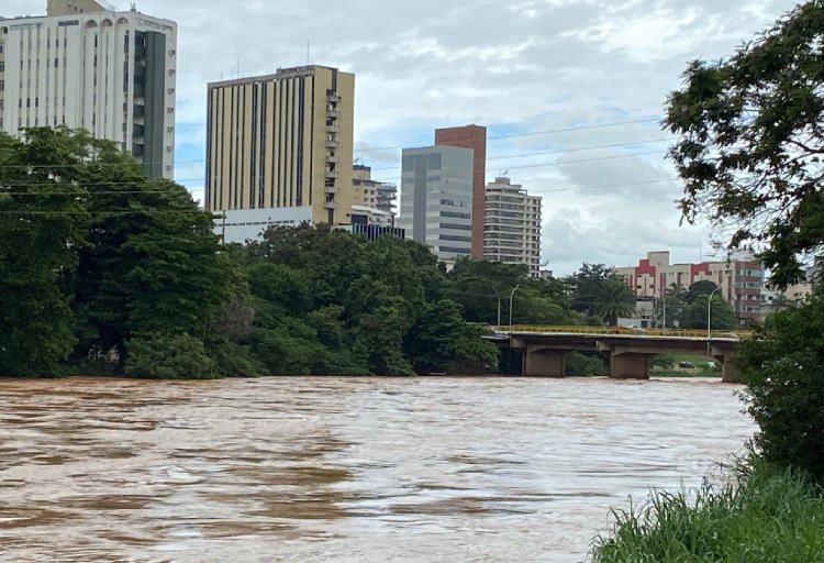 Saneamento trata apenas 8,3% no Rio Doce