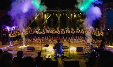 Coral Canarinhos comemora 50 anos