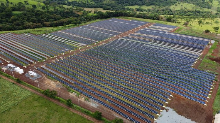 Fontes renováveis apoiam sistema elétrico durante recorde na demanda de energia