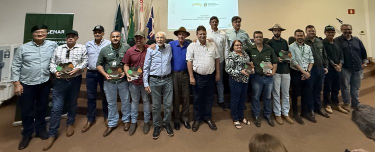 Produtores destaque do ATeG são premiados na Fenamilho