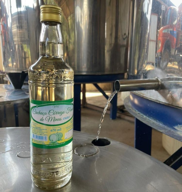 Lei estadual traz otimismo e cautela para produtores de cachaça mineira