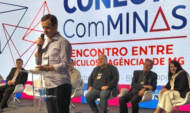 Deputado Arantes representa Assembleia no Conecta Com Minas 2025 e destaca importância da mídia regional e dos jornais impressos