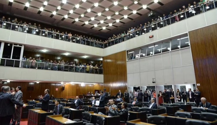 Deputados buscam novos partidos