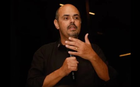 Simões usa evento como palanque