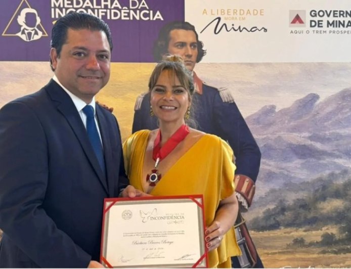 Ex-secretária agraciada em Ouro Preto