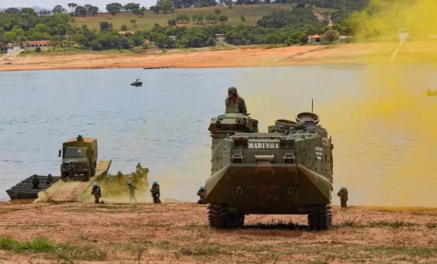 Marinha reúne 2 mil militares em Minas