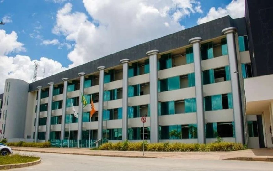 Servidores fazem greve em Divinópolis